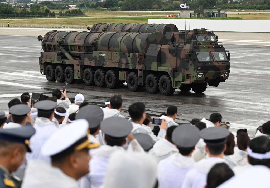 【軍事】金総書記 「ためらうことなく核兵器を使って韓国を破壊する」