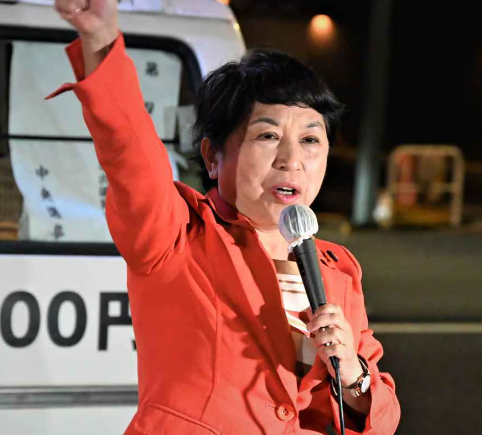 【衆院選】福島瑞穂「どっこい、どっこい社民党♪」