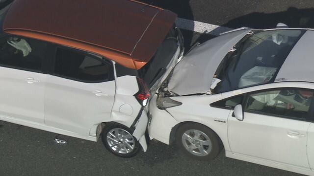 【愛知】伊勢湾岸道で車5台衝突 6人搬送うち1人重傷