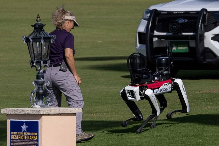 トランプ師の自宅にロボット犬導入