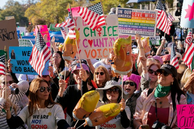 【米】「Your body,my choice(お前のからだ、俺の選択)」 米大統領選後、女性への差別的投稿急増