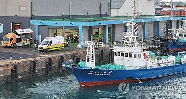 【韓国】済州海上漁船沈没、 27人中14人救助(2人意識不明) 13人行方不明