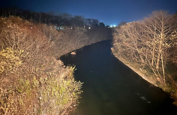 【多分助からない】極寒の北海道の川で遊んでいた男児が流され発見されるも容体不明へ