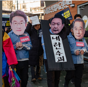 【あんな快感、他にないね…！】 チャイナの若者の間で、謎の「韓国デモ体験ツアー」が大流行している理由