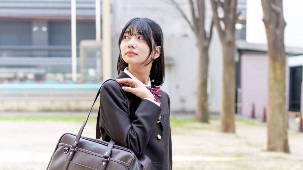 JKのパン〇ィを盗撮した副校長、示談失敗　罰金80万円