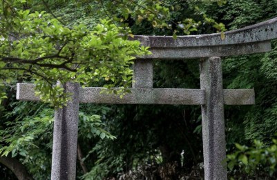 中国人、今度は寺社仏閣を爆買い！1536年からの歴史あるお寺の境内でバーベキューｗ