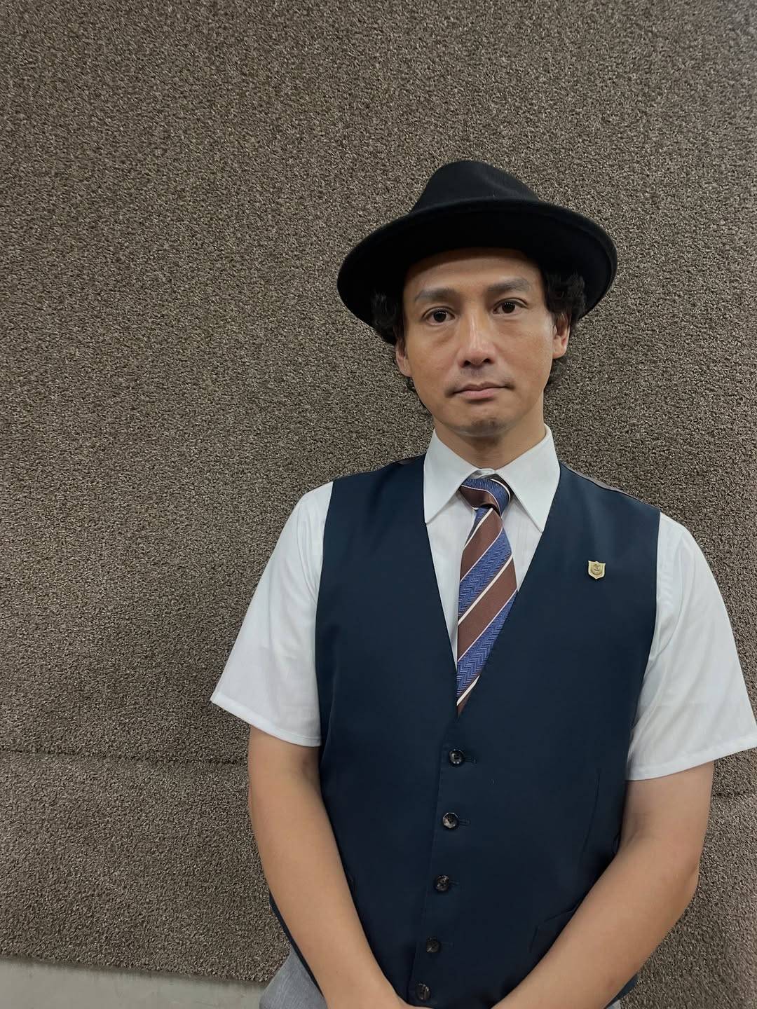 【芸能】「ひさびさ見た…」29年前に鮮烈デビュー！50歳・安藤政信〝イケオジ〟調教師姿に「ビックリ」ドラマオフショットが話題