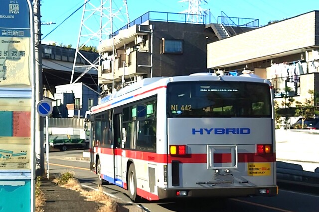 【カスハラ】イヤホンで放送聞こえずバス停通過後…「ここで降ろせ」←ダメです！ バス協会が周知