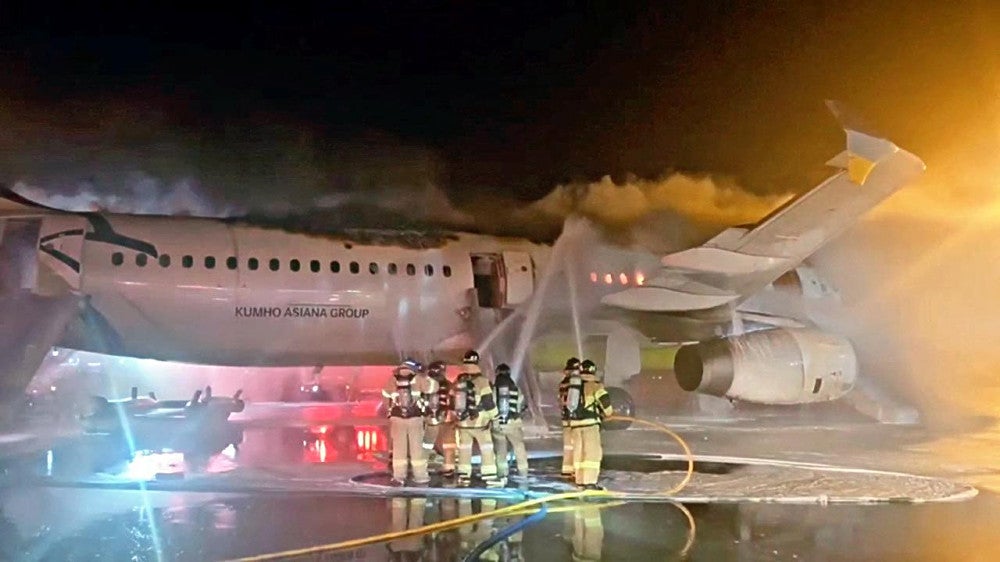 【読売新聞】 韓国・釜山の空港でＬＣＣの旅客機から出火、１７６人全員が脱出…離陸前に機体後部から火か