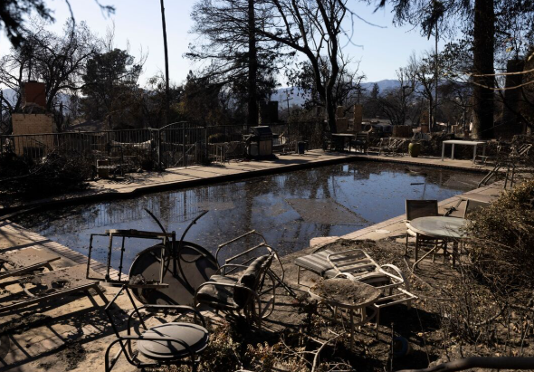 保険屋「ギャーーーーーッ！」ロスに響く悲鳴、山火事保険金試算400億ドル