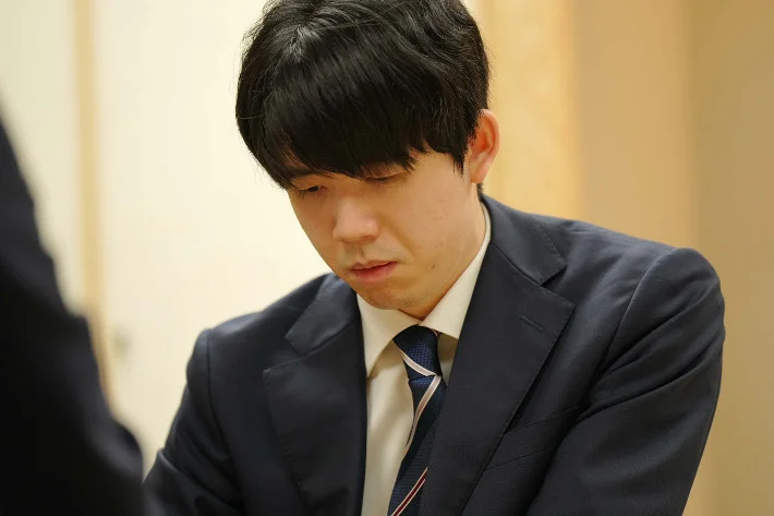 【悲報】藤井聡太さん、負けすぎてデビューからの「連続年度勝率8割以上」の大記録が途切れそう