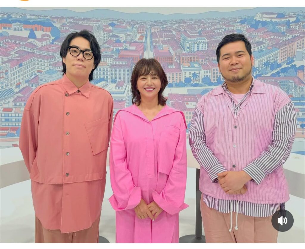 【芸能】小泉今日子、“渦中”の令和ロマンとの3ショット写真を堂々投稿　「さすがキョンキョン」忖度なしに賞賛