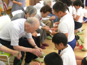 愛知県大府市で「老人」を「幸齢者」と表記を改める条例が制定