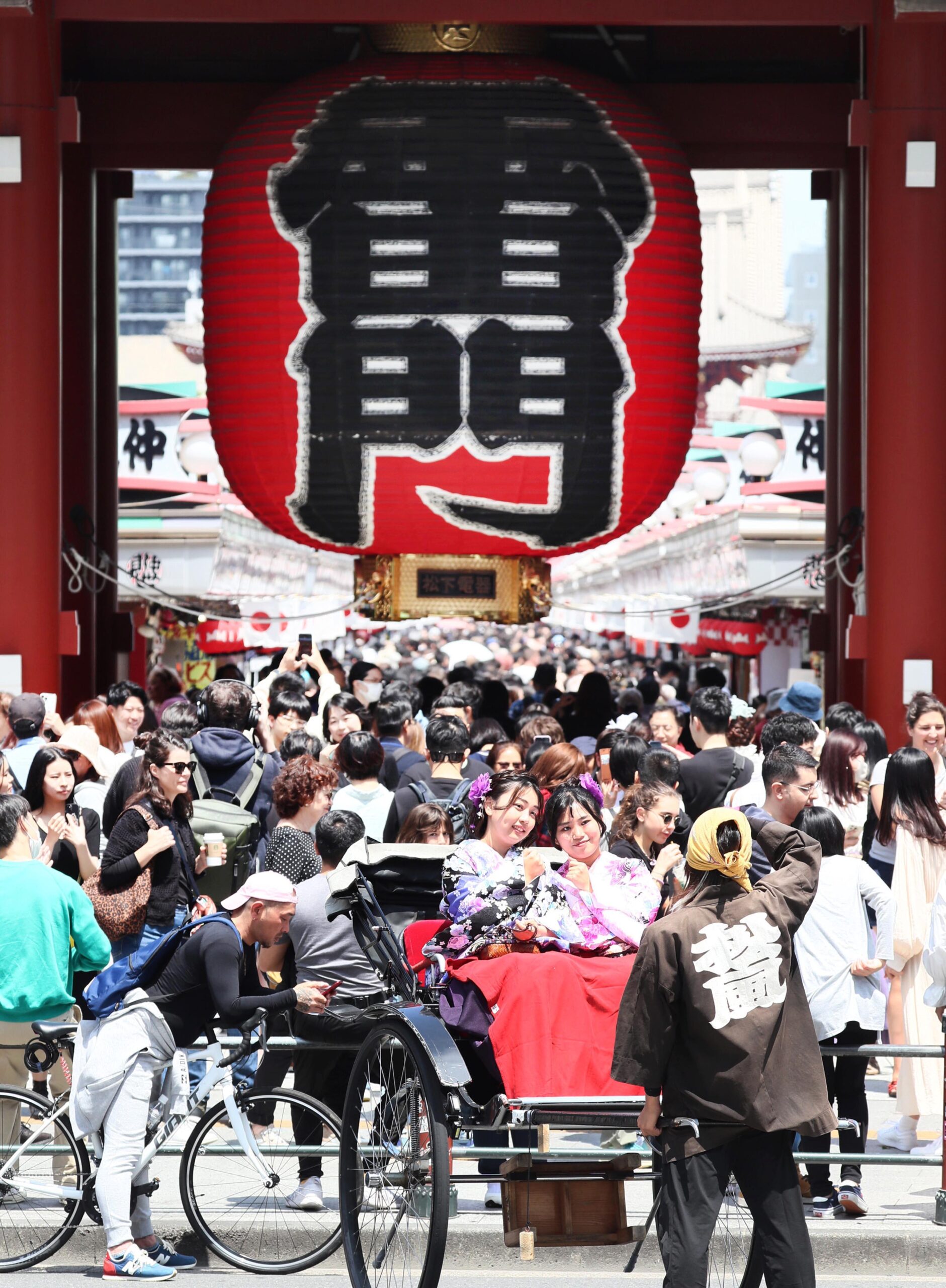 【観光公害】旅行客集まる日本、今度は「出国税爆弾」…3000～5000円への引き上げ検討