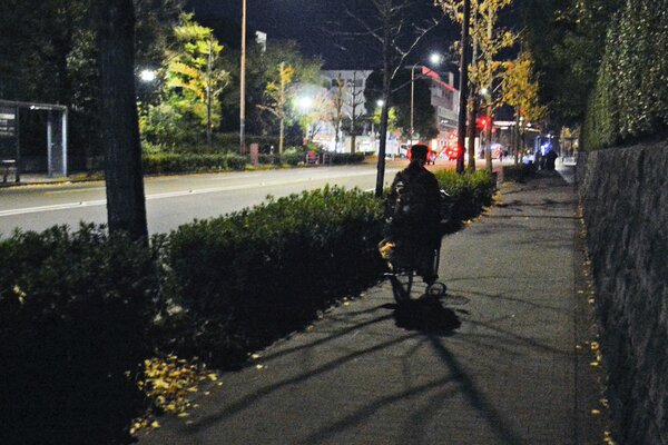 【京都】自転車「無灯火走行」に住民怒り　2分半に1台の無法地帯「最近は特に危ない」京都大学の周辺で
