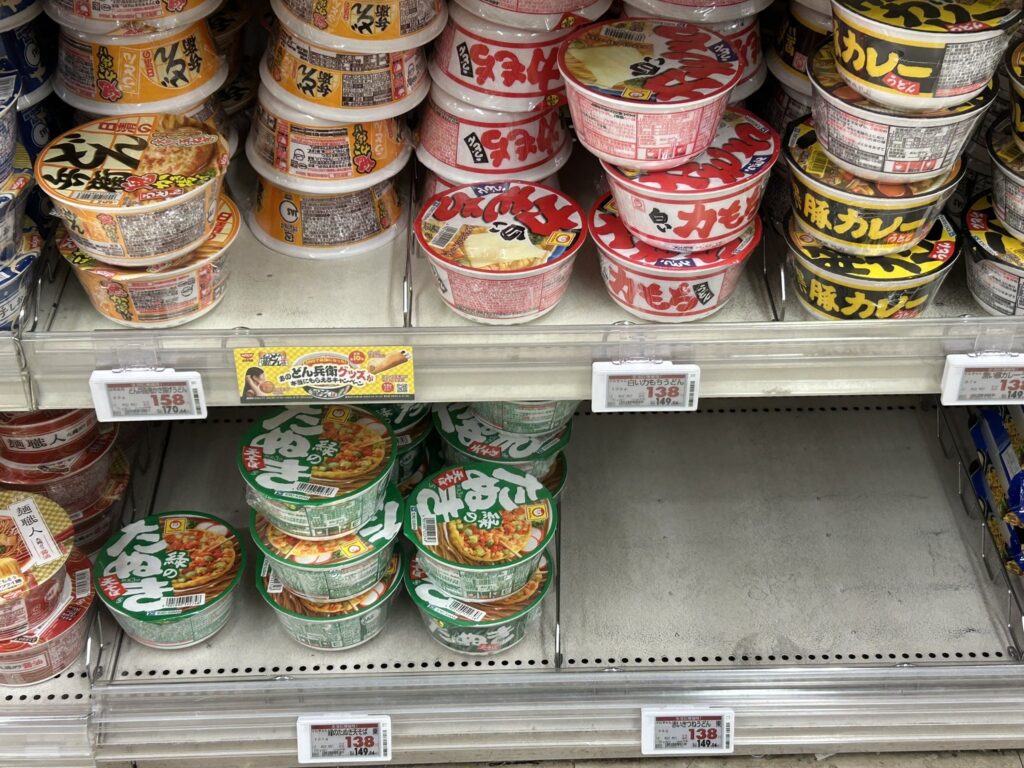 【朗報】赤いきつね、綺麗に売り切れ