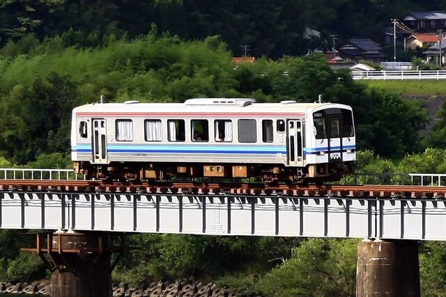 【地方】バスも鉄道も消える!?自治体統廃合「1700→400」で地方はどうなる 懸念される移動崩壊の危機