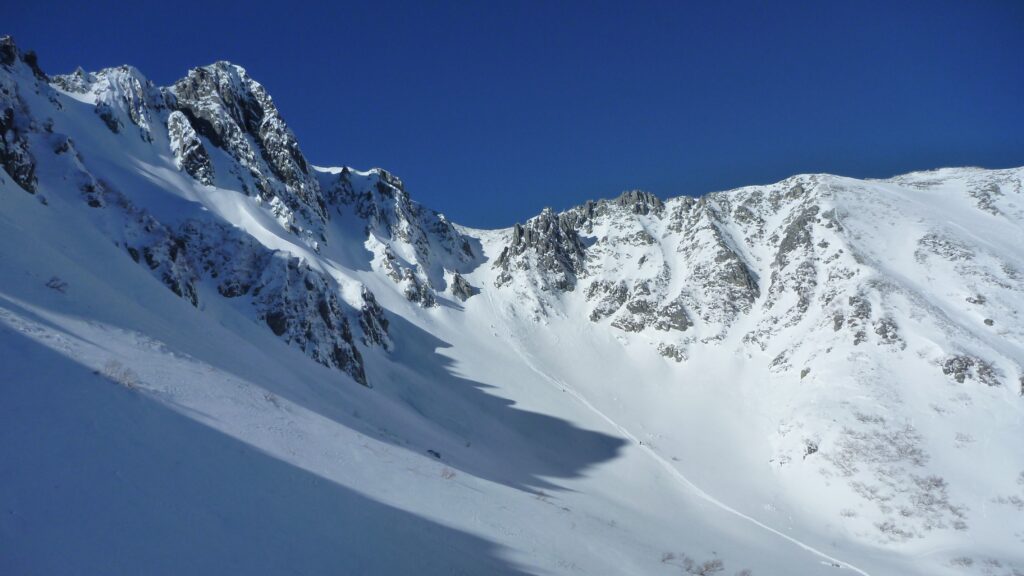 【遭難】中国籍の男女2人が天候不良などにより行動不能雪により視界不良、気温はマイナス13度ほど