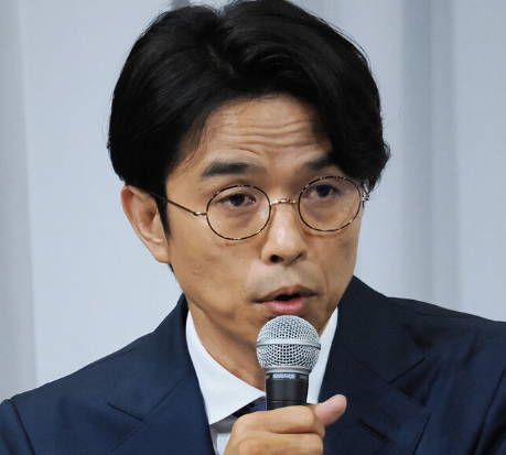 【中居正広問題】フジ『紛糾会見』で再脚光浴びる井ノ原快彦の“名対応”　不規則発言を「落ち着きましょう」で収めたさすがのMC力