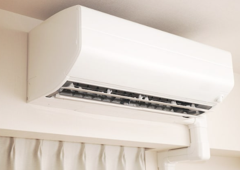 エアコン暖房を一晩中つけっぱなしにしていると、電気代はどうなるのか　家電のプロが回答