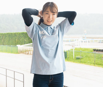 永島まなみさんが真っ昼間から騎乗！出入りのある展開にも慌てず今年4勝目をマーク