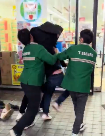 【動画】トー横キッズ、セブンで万引き無事捕まる👮