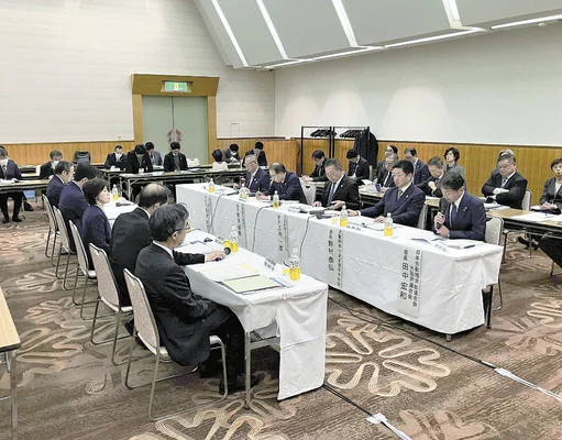 優秀人材確保へ、初任給引き上げ「３０万円」の波…先輩社員の待遇も課題に「逆転ないと信じているが」