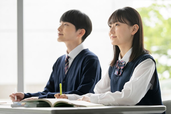 授業料の無償化で都立高校の志望者激減…一方、在籍者過去最高の「通信制高校」は令和のスタンダードか