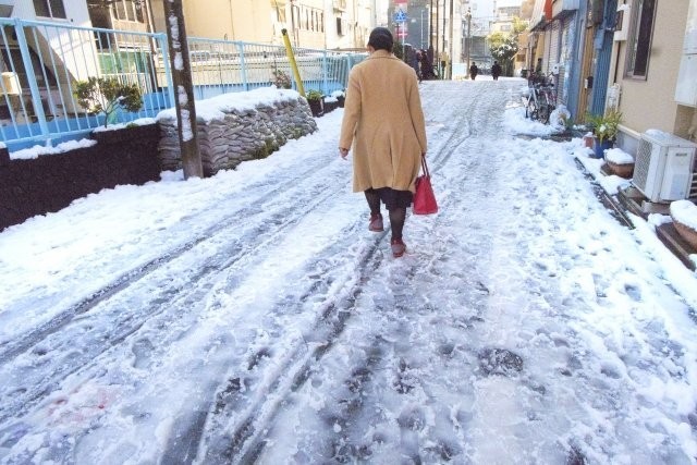 【５ｃｈ民】雪国民気づく 「関東に住んで奴らばっかズルすぎじゃね？なんで俺ら地方民だけこんな理不尽な目に？
