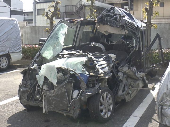 駐禁の場所でトレーラー運転手が休憩…軽乗用車が追突 、運転していた男性が意識不明の重体