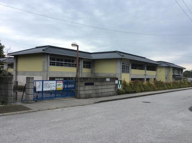 高知市立横浜新町小学校女性教師(23)がキャバクラ副業で停職！