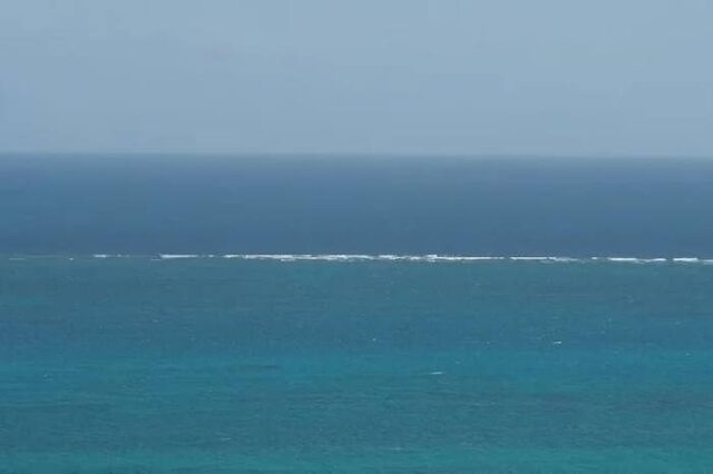 【沖縄】台湾で転覆した漁船が宮古島沖で座礁　乗組員は全員救助済み　浮遊した油も確認