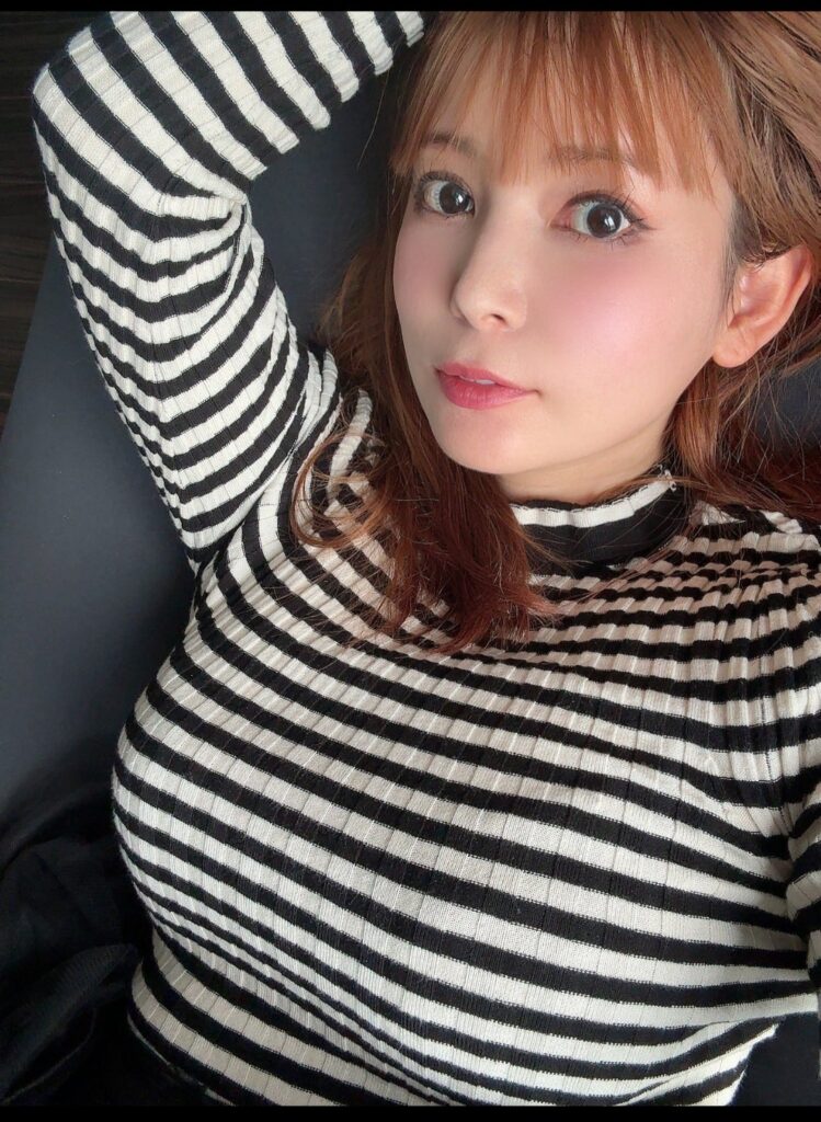 【芸能】中川翔子、ボディーライン浮き出るニット姿公開で反響 「で…でかい…ッ！」「よこしまな妄想が」