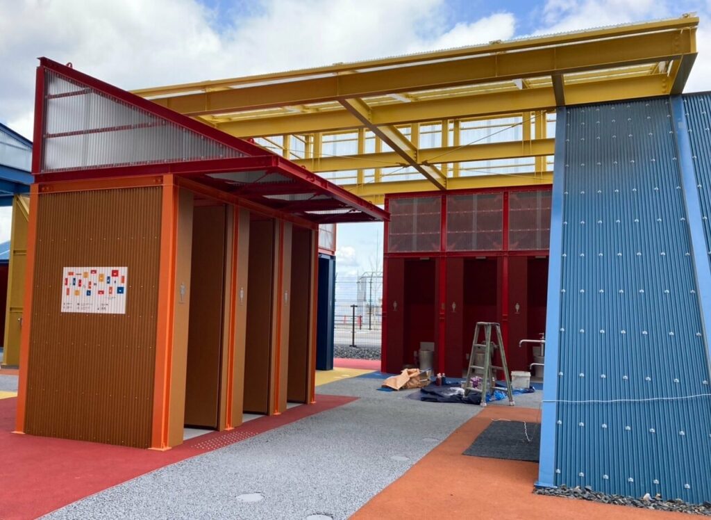 「海の家のトイレじゃん」大阪万博２億円デザイナーズトイレの完成画像が流出