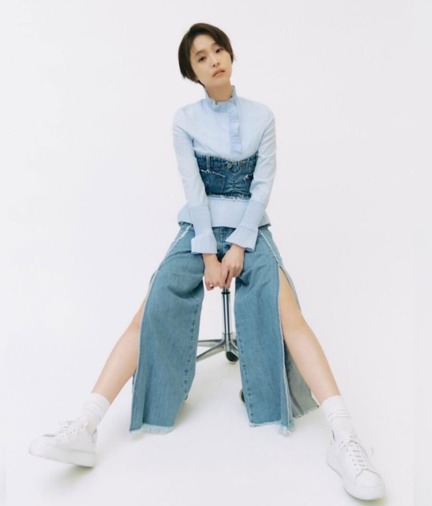 元フジ・渡邊渚さん、美脚のぞく独特なデニム姿にフォロワー反響「美脚すぎて着こなし最高！」「足細っ　素敵」