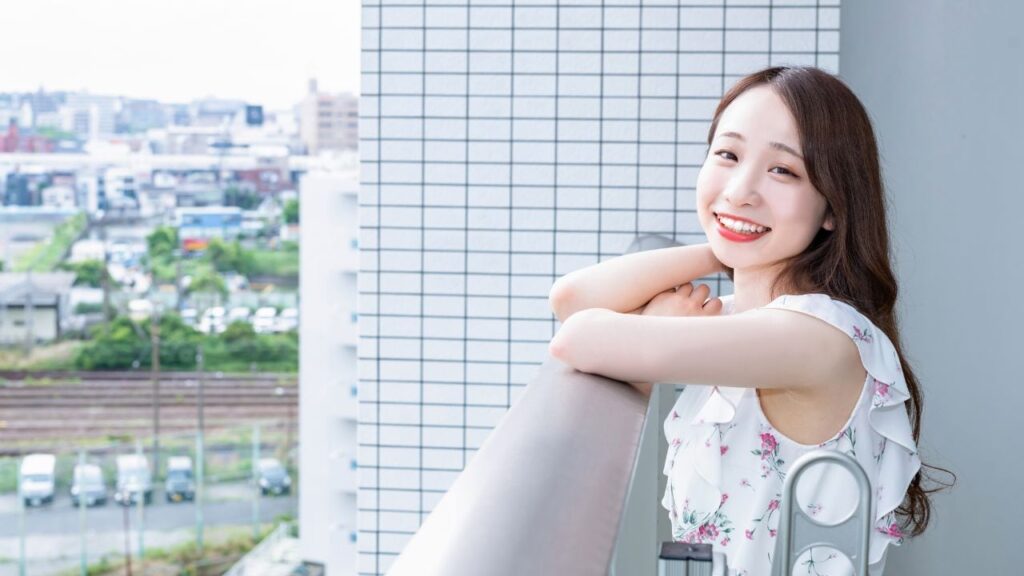 【奨学金返済の現実】まさか、私が…東京で月収40万円「大手食品メーカー勤務」だった31歳女性が『ブラックリスト』入り。故郷の四国で「夜のお仕事」を始めた理由