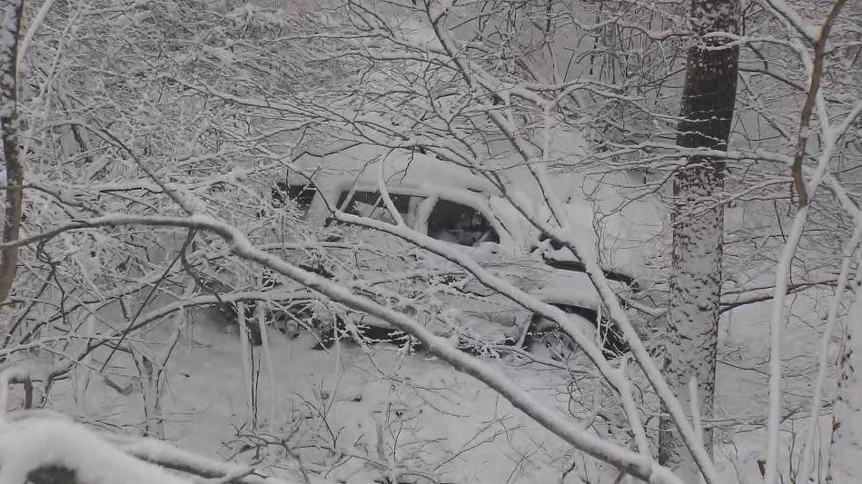 オールシーズンタイヤの車で長野に来た男性、雪道でスリップして転落し死亡