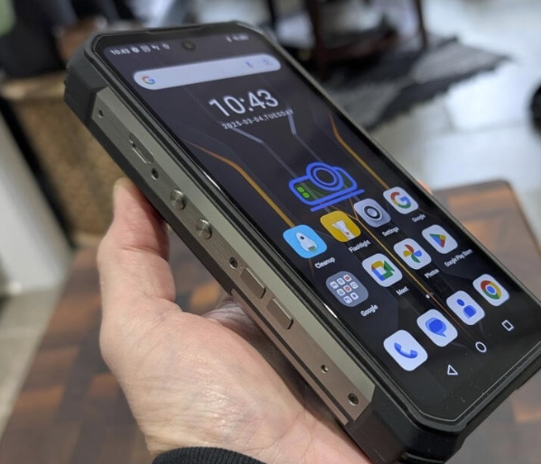 重量約1kgのスマホ登場