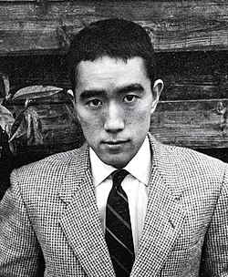 三島由紀夫も「男は建築・美術・芸術を作る。女が作れるのは子供だけ」とか言ってたしな。