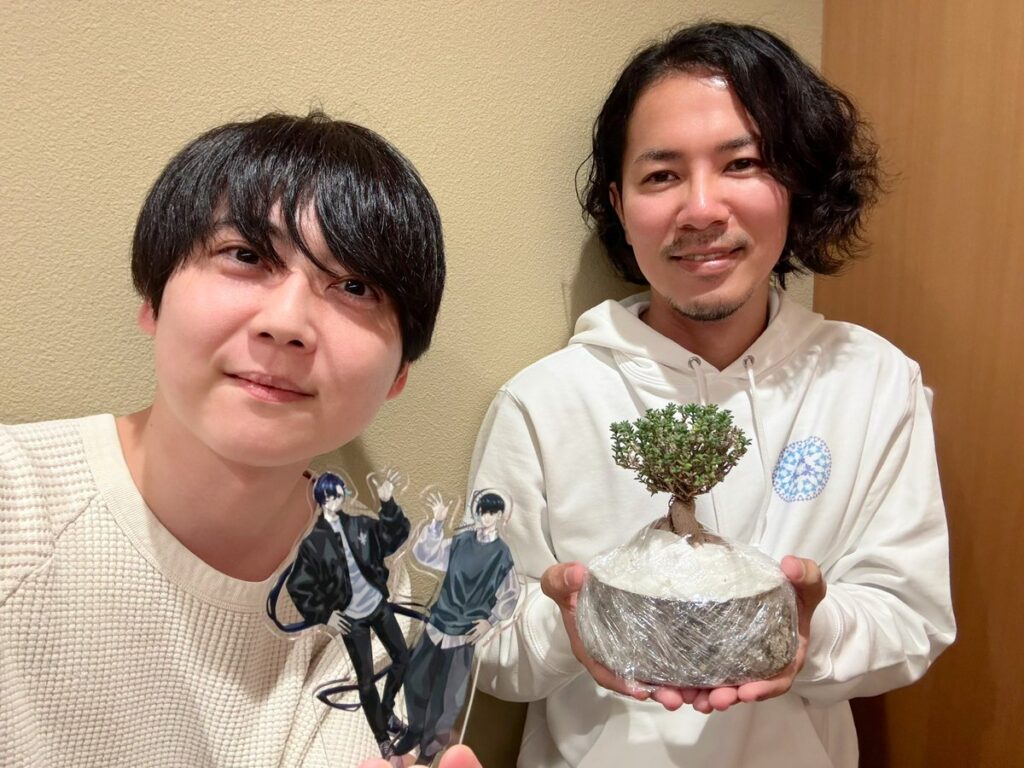梶裕貴、『進撃の巨人』原作者との2ショット公開「神であり、ズッ友です」