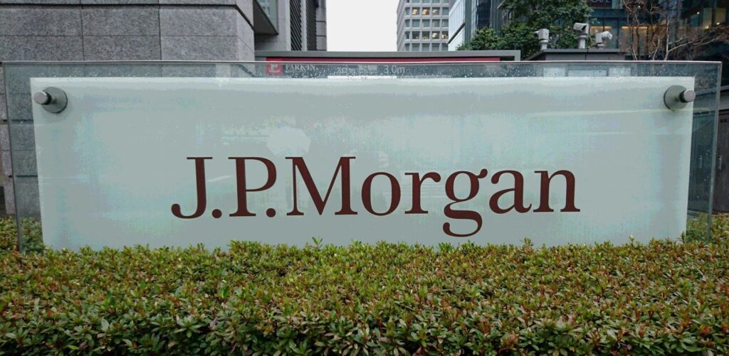 【アメリカ大手金融機関・JPモルガン・チェース】トランプ政権が打ち出した一連の関税措置は、アメリカ国内の家計や企業への大規模な増税に相当する、世界経済が今年、景気後退に陥るリスクは60％