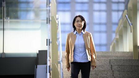 介護業界、給料が安すぎて人材流出が深刻化