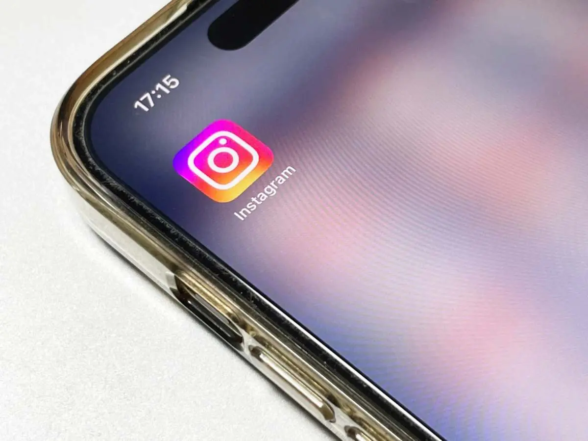 【インスタ新機能に阿鼻叫喚】リアルタイムの位置情報が共有可能な仕様に