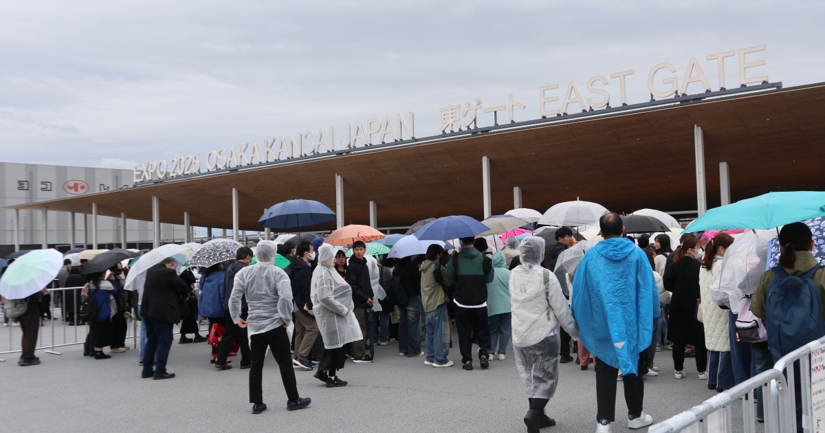 【大阪・関西万博現地ルポ、はよせえよ、なんでこんな待つんや】異常な大行列・・・迷うばかりの子どもたちは泣き叫ぶ 「まだつかないの？」 「もういやや！」