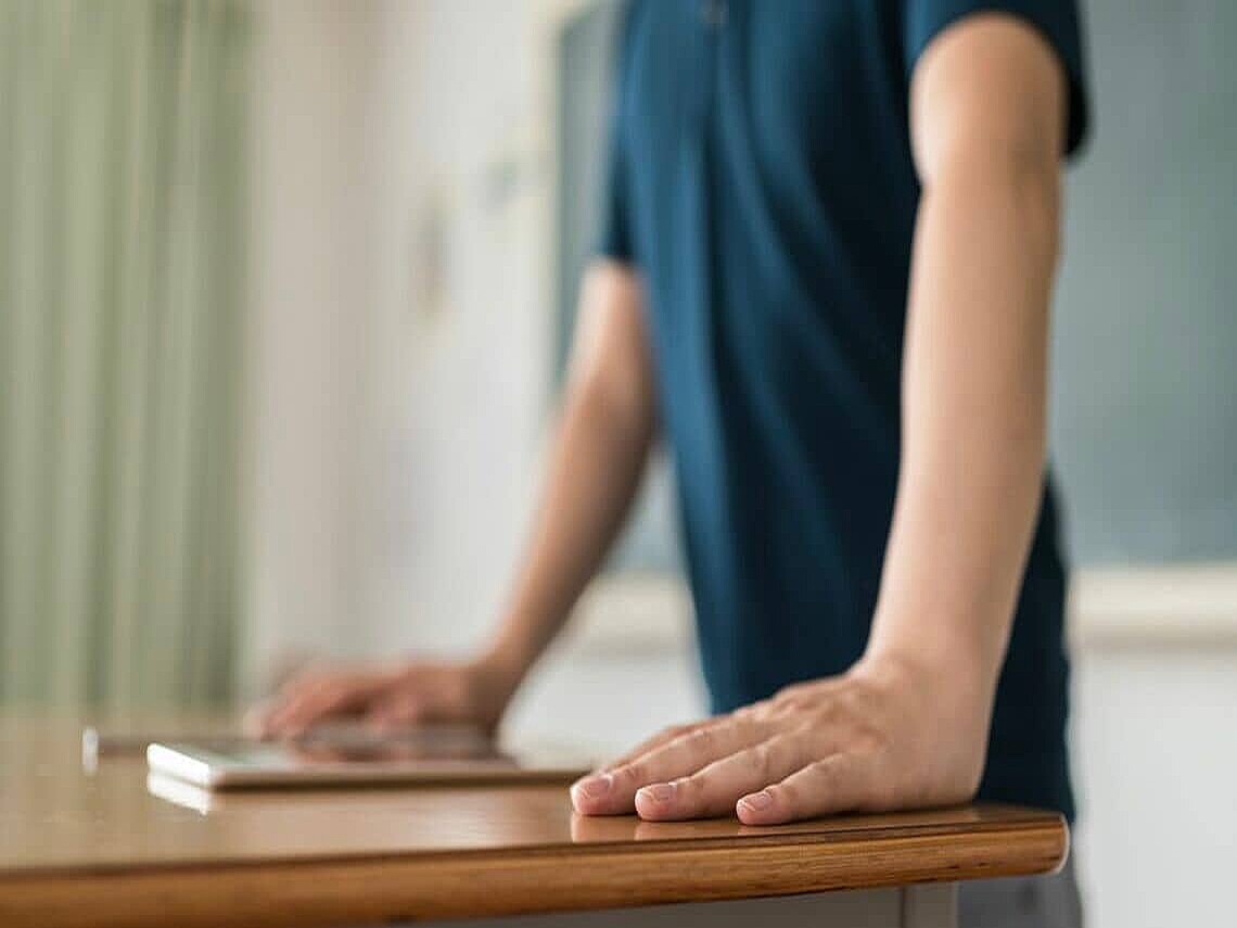 【校則】「男子を欲情させないためポニーテール禁止」「汗をかくので、体操着の下に下着を着用してはいけない」ブラック校則のヤバさ