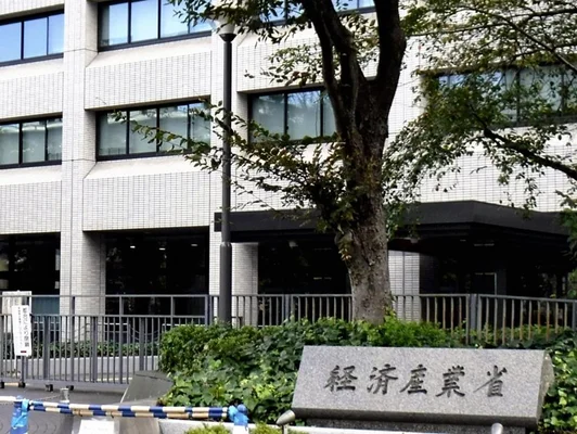 【経済産業省】名目ＧＤＰ１０００兆円可能、時給５３６６円の見込みも…１５年後の成長シナリオ公表へ