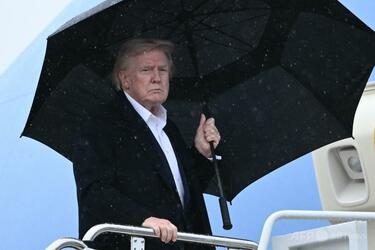 ウクライナ侵攻は「無意味」、ロシアは「さっさと動け」 トランプ氏