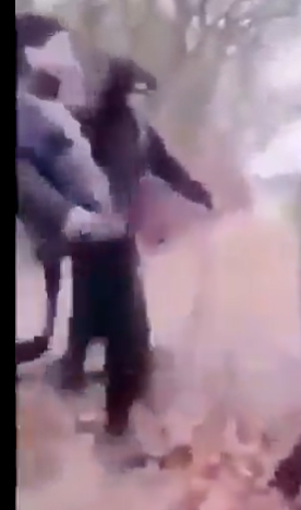 【動画／鬼◯移民】老女を集団で暴力を振るう移民系の男達。移民を入れると治安はこうなる