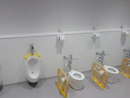 万博こども用トイレに仕切りなし「中国式」「1～3歳児用のトイレはこれが標準です」←まじで？