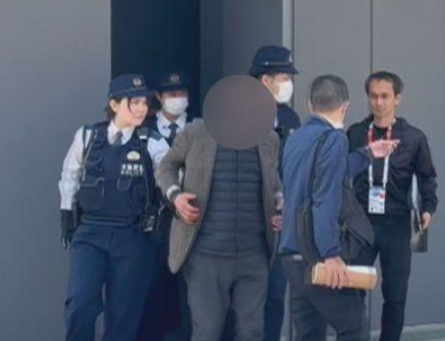 万博会場内で初の逮捕者　
